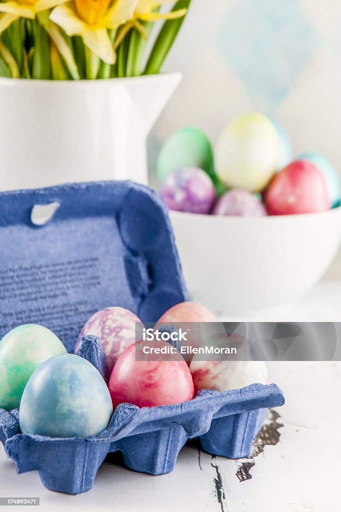 Coloridos huevos de Pascua - Foto de stock de Arte y artesanía libre de derechos