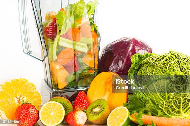 Mix Di Frutta E Verdura - Fotografie stock e altre immagini di Alimentazione sana - Alimentazione sana, Arancia, Arancione