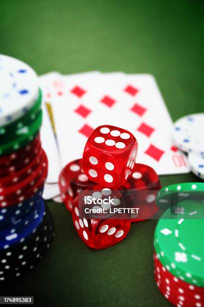 Покер Сцены — стоковые фотографии и другие картинки Азартные игры - Азартные игры, Без людей, Богатство