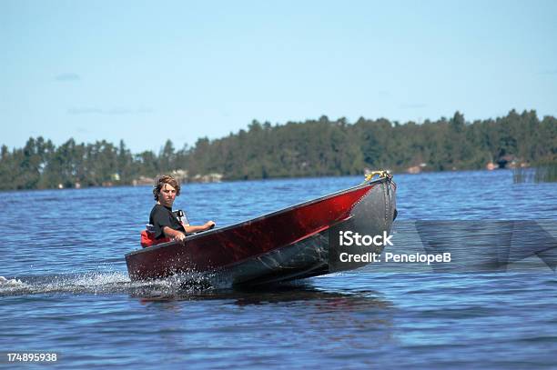 Photo libre de droit de Équitation Le Lac banque d'images et plus d'images libres de droit de Conduire - Conduire, Personne humaine, Transport nautique