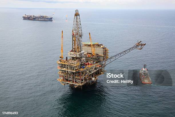 Plataforma Petrolífera E Fpso - Fotografias de stock e mais imagens de Plataforma de alto-mar - Plataforma de alto-mar, Sonda de perfuração, Campo Petrolífero