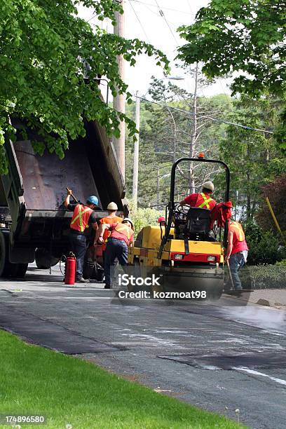 Photo libre de droit de Pothole Réparer banque d'images et plus d'images libres de droit de Camion-benne - Camion-benne, Industrie, Industrie du bâtiment