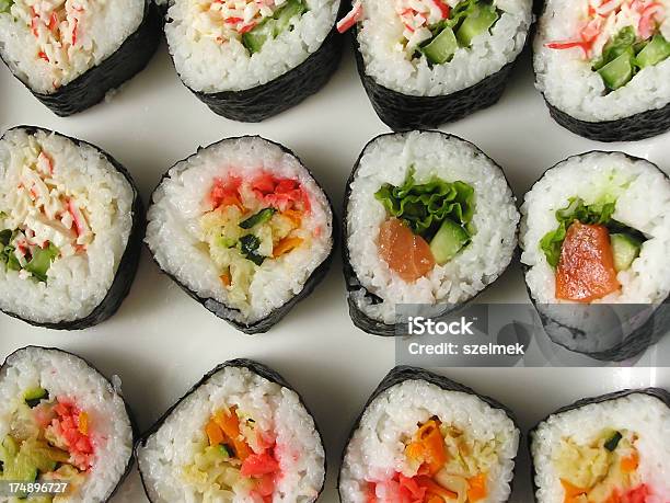 Wiele Sushi - zdjęcia stockowe i więcej obrazów Azja - Azja, Biały, Chrzan japoński