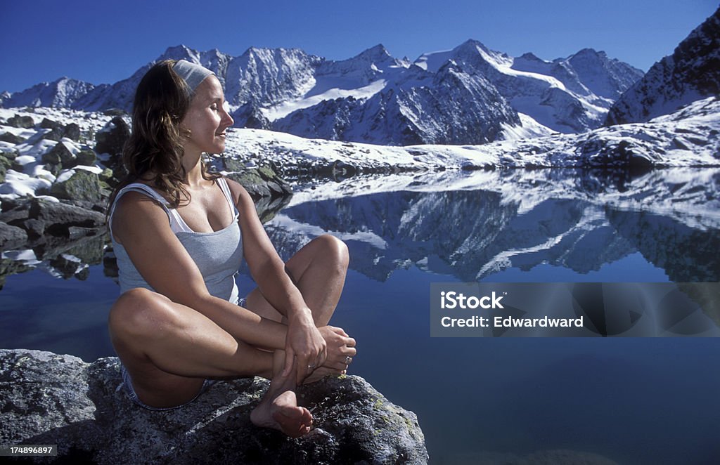 Refletindo um reflexo - Foto de stock de Alpes europeus royalty-free