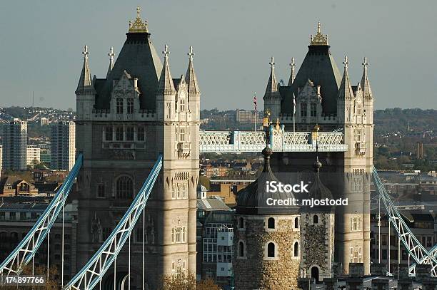 Foto de Tower Bridge Londres e mais fotos de stock de Arquitetura - Arquitetura, Capitais internacionais, Castelo