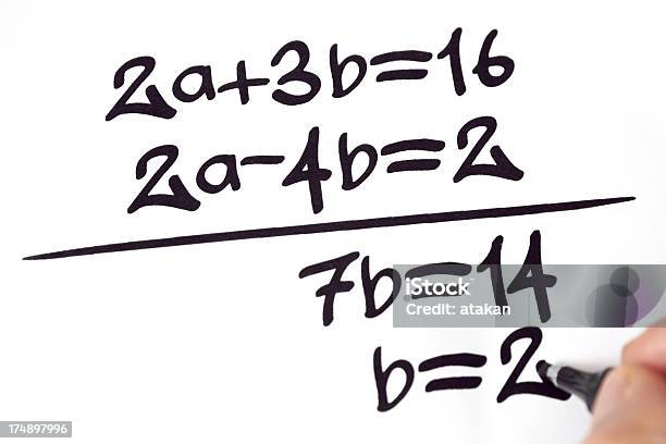 Foto de Equação Matemática e mais fotos de stock de Fórmula Matemática - Fórmula Matemática, Aprender, Arte, Cultura e Espetáculo