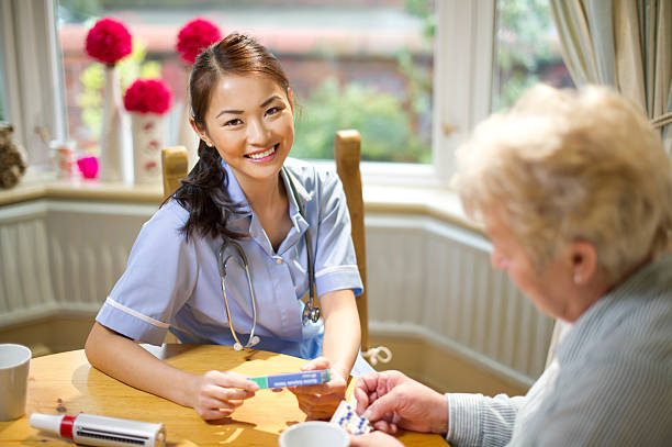 istock community nurse make a house call to senior 174899464