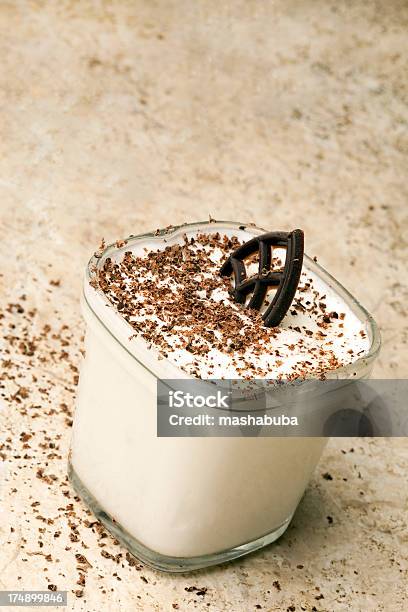 Iogurte Com Chocolate - Fotografias de stock e mais imagens de Branco - Branco, Chocolate, Coberto de Chocolate