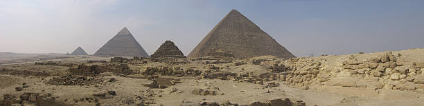 archivo grande de las pirámides de egipto panorama - three objects three people three animals number 7 fotografías e imágenes de stock