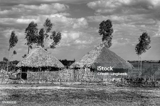 Foto de Cabanas Africanas e mais fotos de stock de Cabana de Lama - Cabana de Lama, África, Agricultura