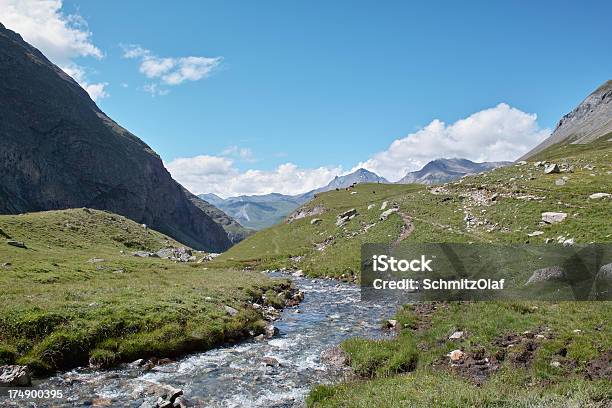 Paisaje De Los Alpes Ecrins Francia Alpes Foto de stock y más banco de imágenes de Aire libre - Aire libre, Alpes Europeos, Azul