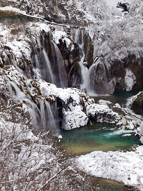 plitcice - plitvice lakes national park croatia winter sparse 뉴스 사진 이미지