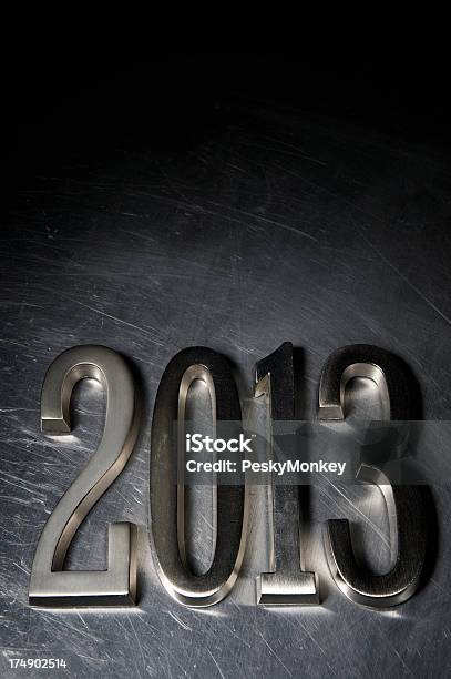 Solid State Edelstahl 2013 Nachricht Auf Metall Stockfoto und mehr Bilder von 2013 - 2013, Datum, Dreidimensional