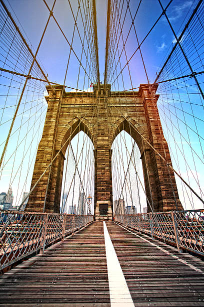 бруклинский мост - brooklyn bridge new york city angle brooklyn стоковые фото и изображения