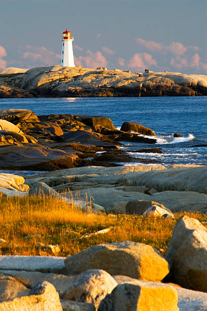 istock Lighthouse at Peggy's Cove 2 174903330