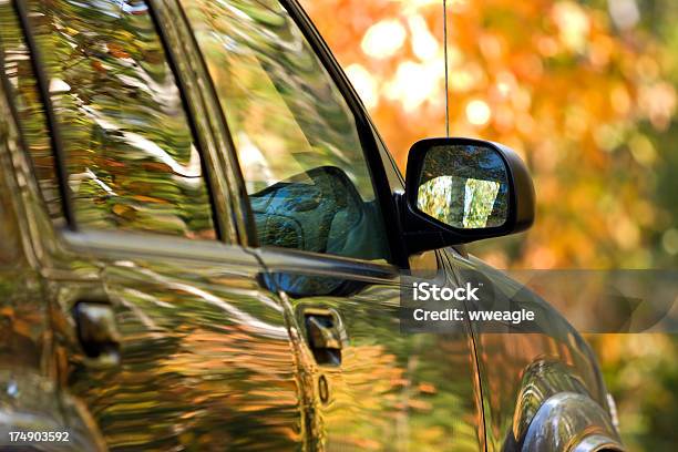 Reflejo Automático Foto de stock y más banco de imágenes de Ligero - Ligero, SUV, Aire libre