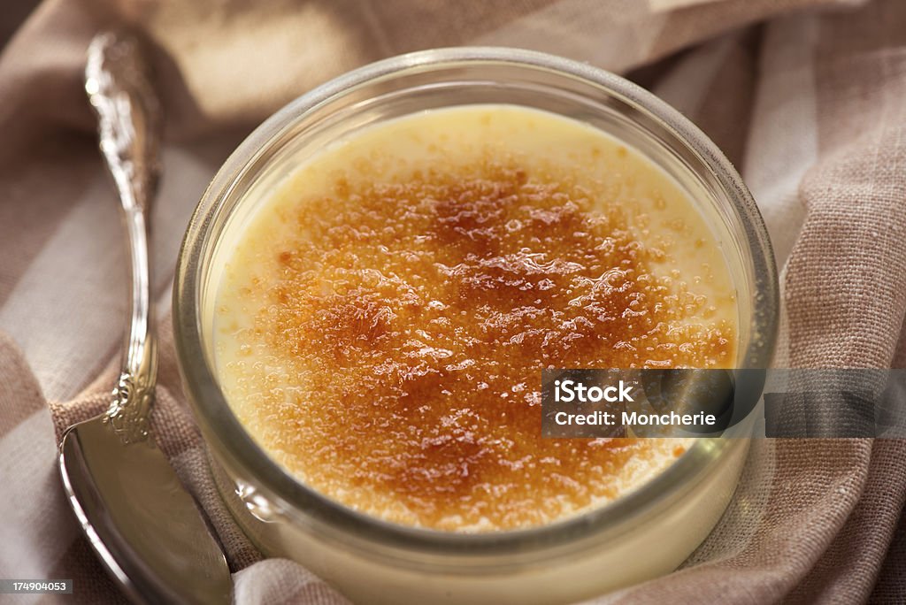 Crème brûlée - Foto de stock de Crème brûlée libre de derechos