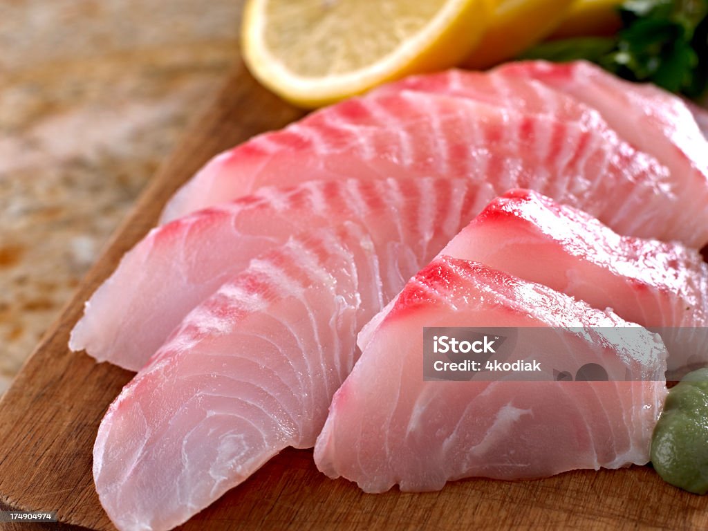 Świeże Tilapia Sashimi. - Zbiór zdjęć royalty-free (Tilapia)