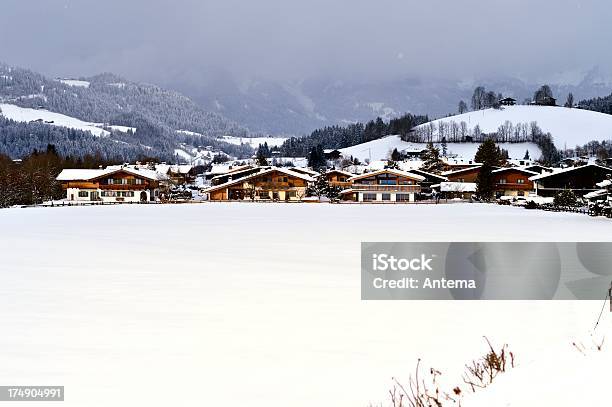Pueblo Austríaco Foto de stock y más banco de imágenes de Aire libre - Aire libre, Aldea, Alpes Europeos