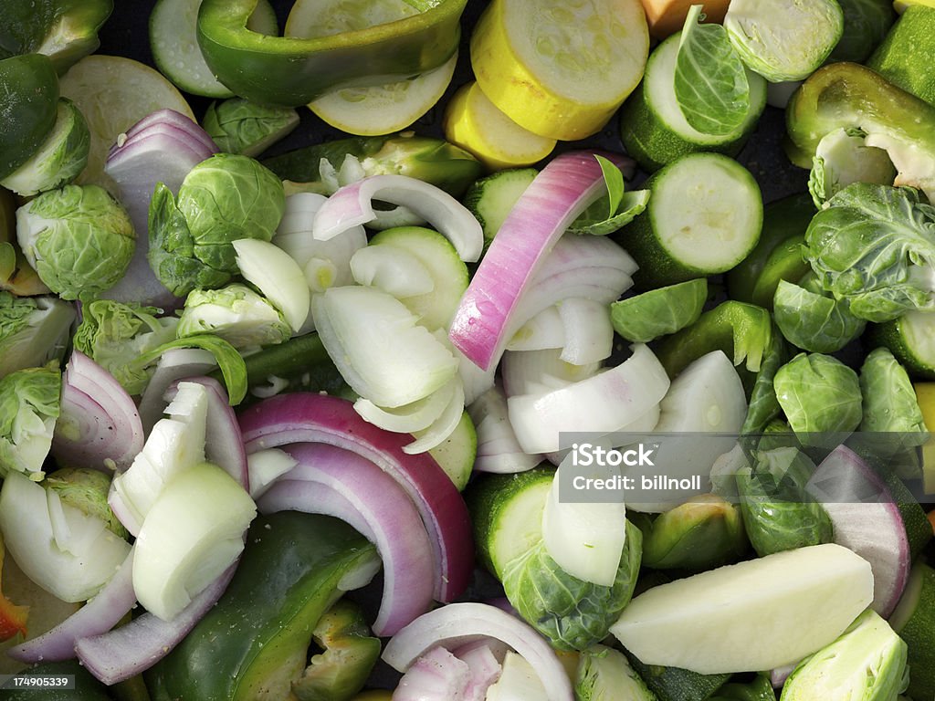Różne surowce cięcia warzyw - Zbiór zdjęć royalty-free (Bez ludzi)