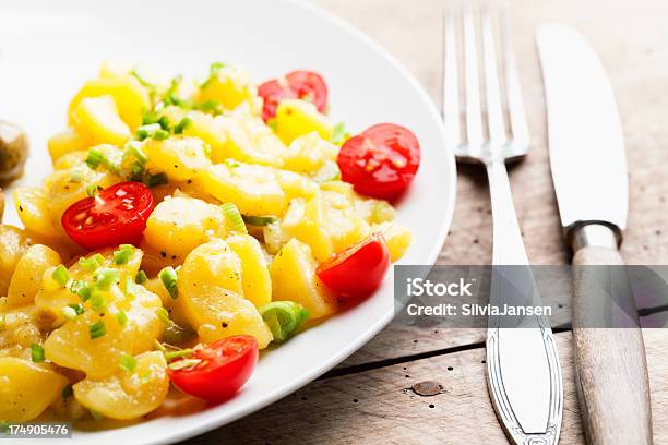 クローズアップのプレートとポテトのサラダや食器 - トマトのストックフォトや画像を多数ご用意 - トマト, ポテトサラダ, カラー画像