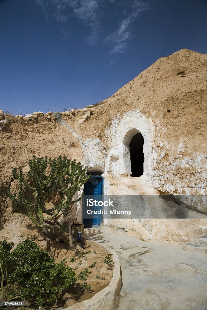 cave maison troglodyte entrée - Photo de Afrique libre de droits