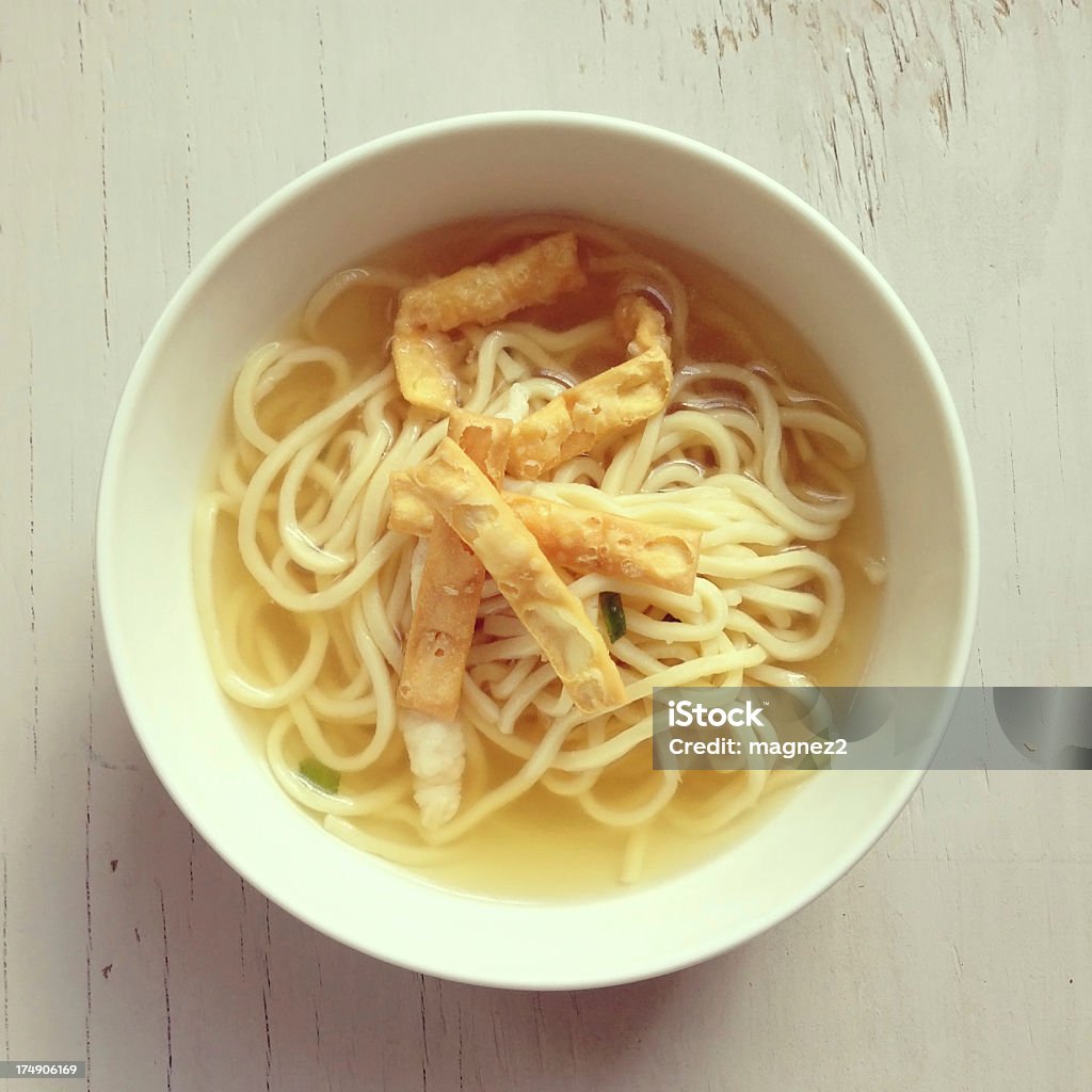 Sopa de frango com macarrão chinês - Foto de stock de Antepasto royalty-free