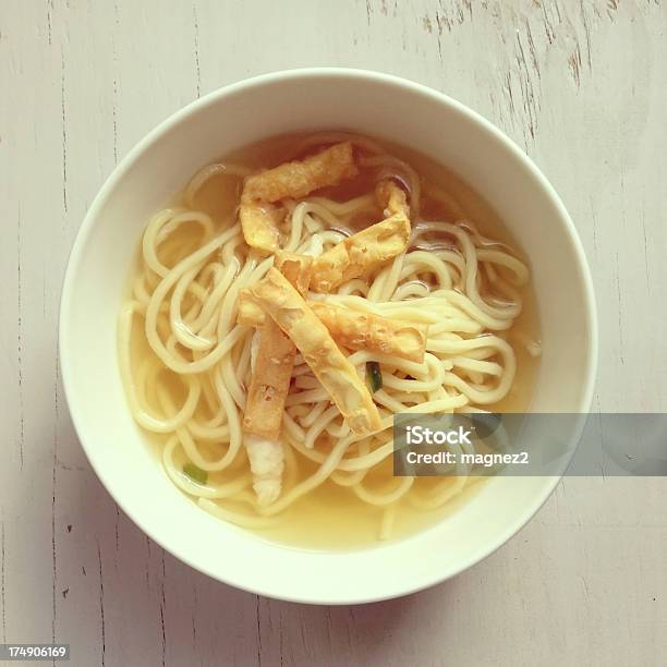 Foto de Sopa De Frango Com Macarrão Chinês e mais fotos de stock de Antepasto - Antepasto, Biscoito Cracker, Canja de Galinha