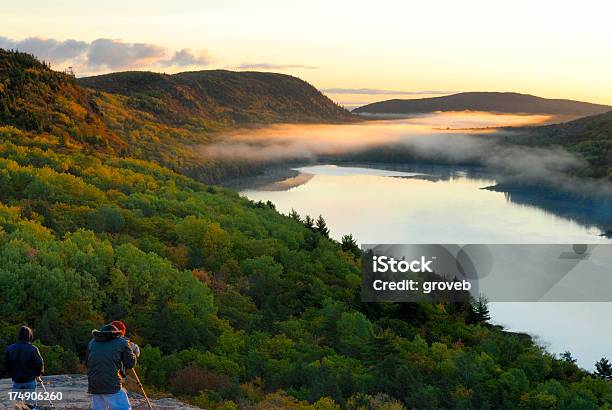 早朝の雲の湖 - ミシガン州のストックフォトや画像を多数ご用意 - ミシガン州, アッパー半島, 湖