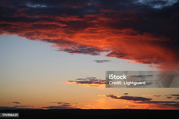 Red Небо Сегодня — стоковые фотографии и другие картинки Ночь - Ночь, Прерия, Величественный
