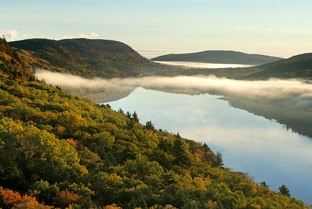 istock Lake of the Clouds 174906962