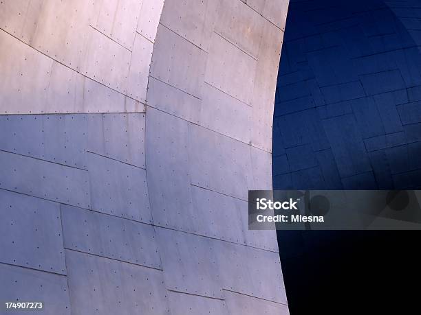 Onde In Metallo - Fotografie stock e altre immagini di Ambientazione esterna - Ambientazione esterna, Architettura, Brillante