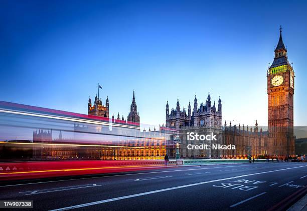 Big Bena W Londynie - zdjęcia stockowe i więcej obrazów Anglia - Anglia, Architektura, Bez ludzi