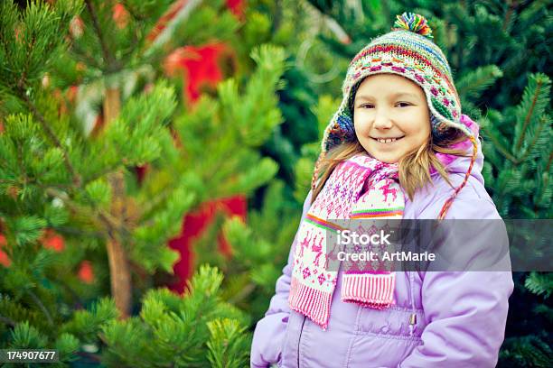 검색 완벽한 크리스마스 트리 12월에 대한 스톡 사진 및 기타 이미지 - 12월, 8-9 살, 겨울