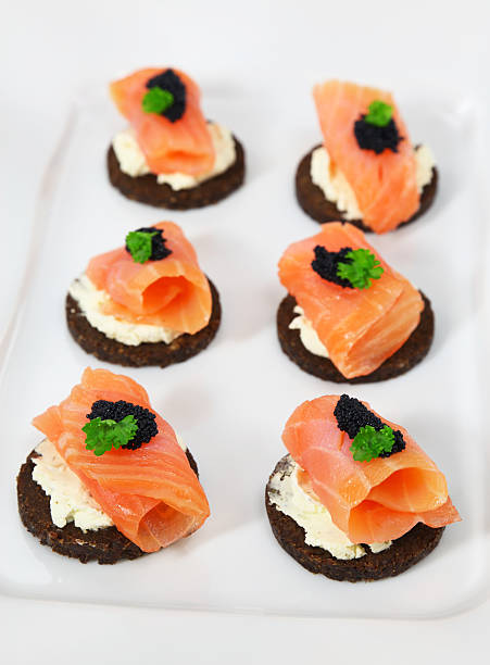 スモークサーモンのスナック - prepared fish lumpfish caviar caviar smoked salmon ストックフォトと画像