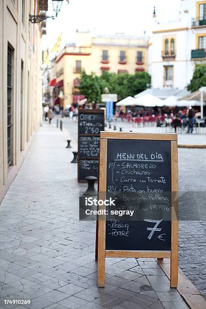 基板外のレストランのメニューはスペインセビリア - 酒場のストックフォトや画像を多数ご用意 - 酒場, 黒板, スペイン