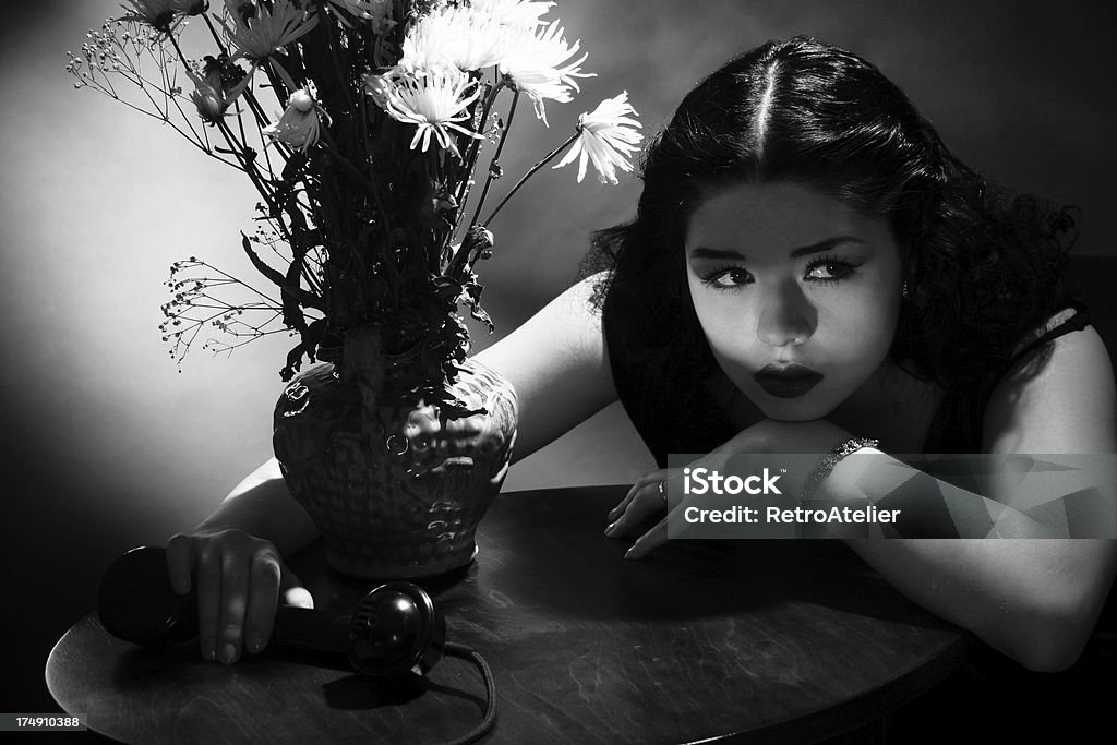 Filme Noir style.He Não ligar - Foto de stock de Mulher fatal royalty-free