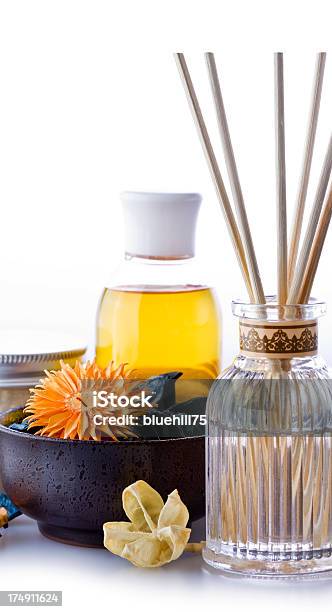 Aromatherapieisoliert Stockfoto und mehr Bilder von Aromatherapie - Aromatherapie, Freisteller – Neutraler Hintergrund, Seifenspender