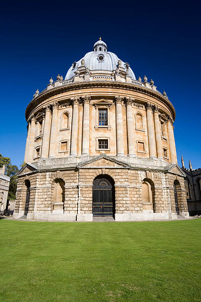 istock Oxford University Landmark 174911814