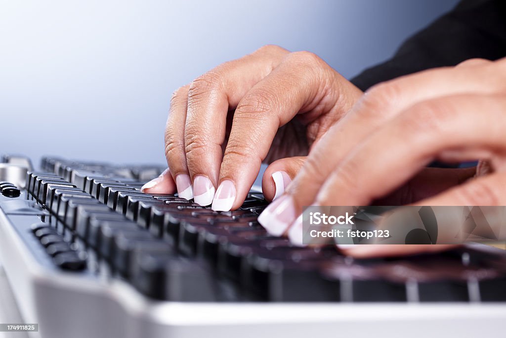 Mulher de Negócios escrevendo no teclado - Royalty-free 30-34 Anos Foto de stock