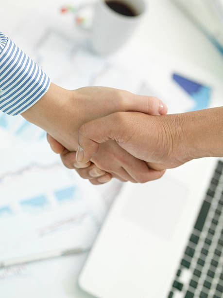 istock Mutual understanding between the business people. 174911911