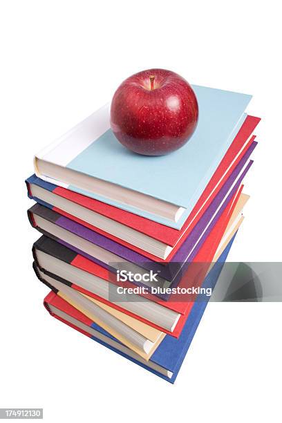 Apple Und Bücher Stockfoto und mehr Bilder von Akademisches Lernen - Akademisches Lernen, Apfel, Beginn des Schuljahres