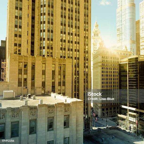 Arranhacéus No Amanhecer Estação Do Centro Da Cidade De Chicago - Fotografias de stock e mais imagens de Amanhecer