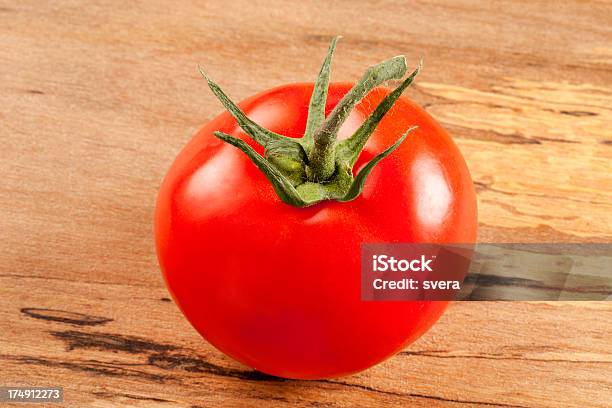 Tomate - Fotografias de stock e mais imagens de Comida - Comida, Comida e Bebida, Cor verde