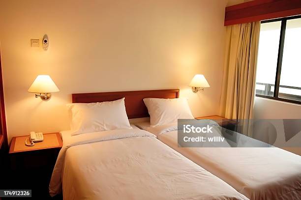 Foto de Quarto De Hotel e mais fotos de stock de Hotel - Hotel, Quarto de Hotel, Aconchegante