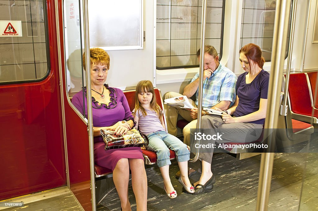 Passangers in un treno della metropolitana-XIV - Foto stock royalty-free di Metropolitana