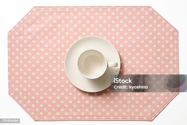 空のコーヒーカップにピンクなマットに白背景 - からっぽのストックフォトや画像を多数ご用意 - からっぽ, カットアウト, カップ