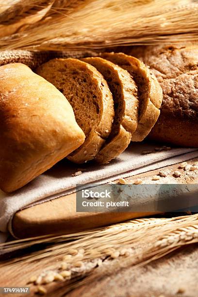Pane E Grano - Fotografie stock e altre immagini di Alimentazione sana - Alimentazione sana, Ambientazione interna, Baguette