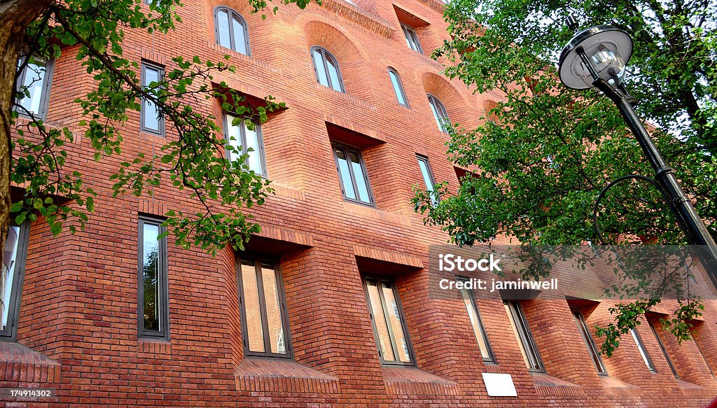 Exclusivo apartment building - Foto de stock de Ajardinado libre de derechos