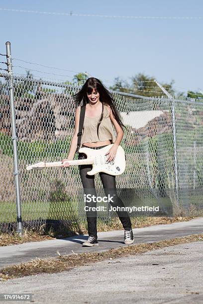 Hembra De Balancín Foto de stock y más banco de imágenes de Adulto - Adulto, Adulto joven, Artista